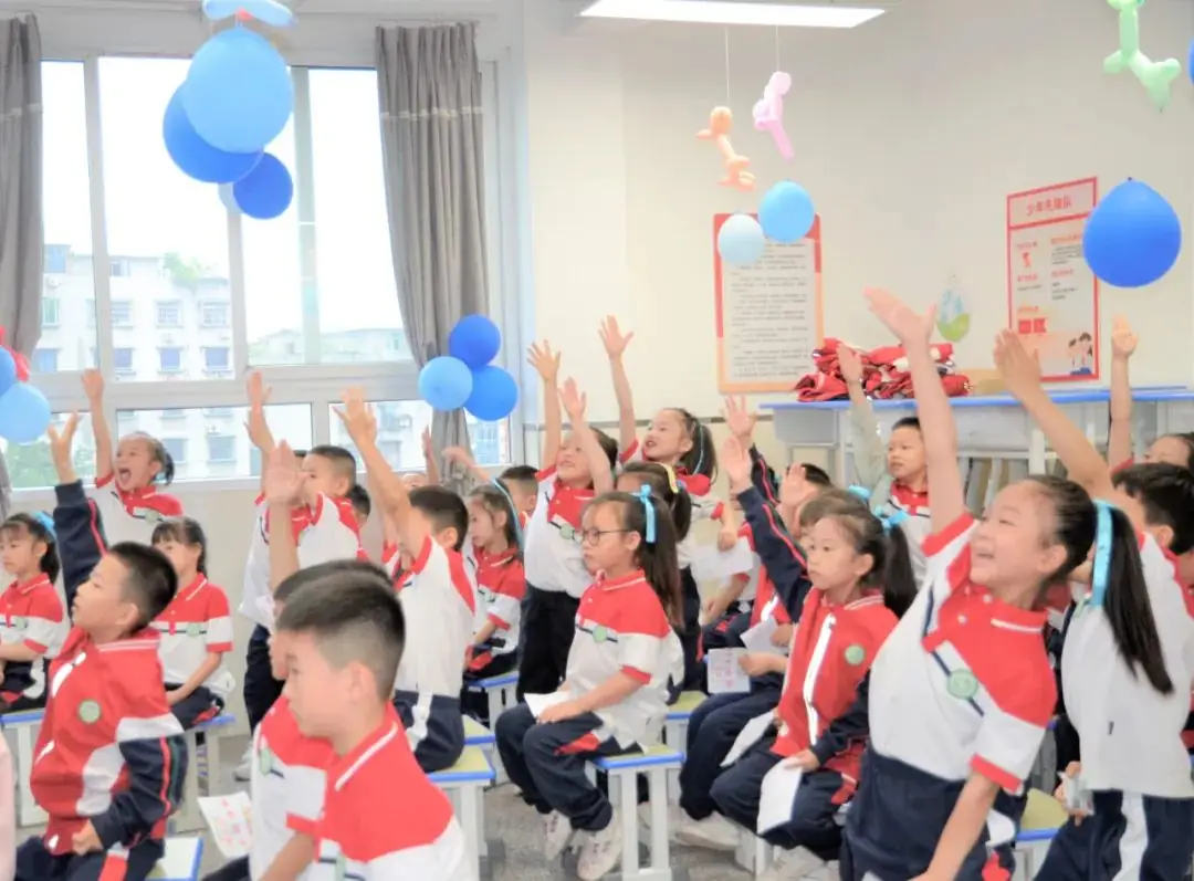 税润童心 筑梦未来——万盛小学税法进校园暨“六.一”游园嘉年华庆祝活动 第4张 税润童心 筑梦未来——万盛小学税法进校园暨“六.一”游园嘉年华庆祝活动 第4张