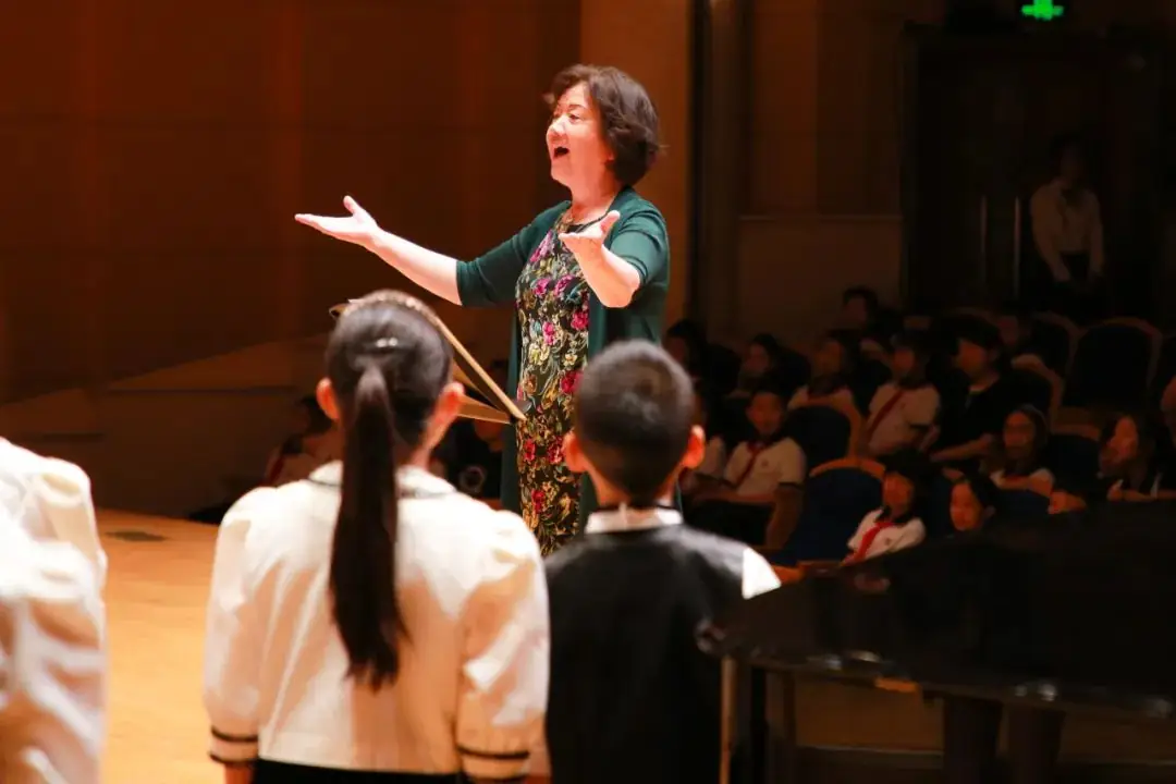 灯市口小学举行“逐光前行 扬帆远航”金帆合唱团二十周年专场音乐会暨灯市口小学建校160周年素质教育成果展示活动 第31张 灯市口小学举行“逐光前行 扬帆远航”金帆合唱团二十周年专场音乐会暨灯市口小学建校160周年素质教育成果展示活动 第31张