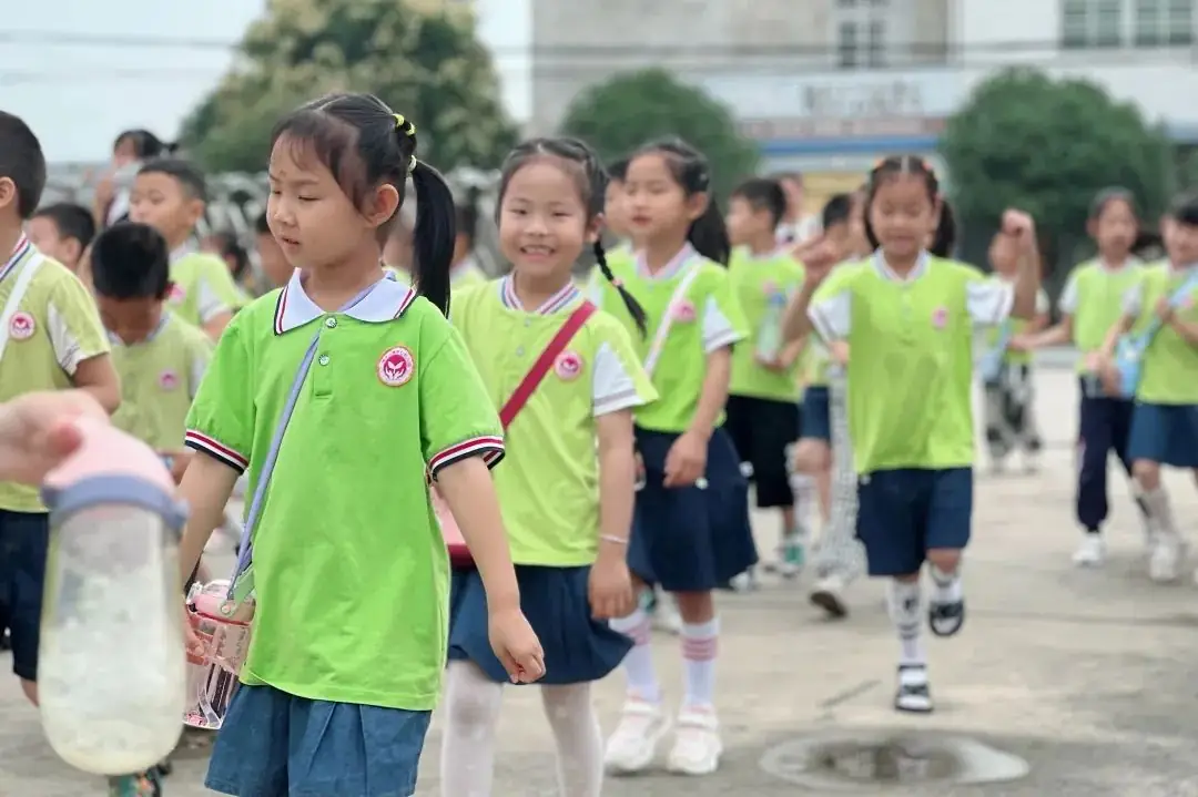 【走,参观小学去!】佛子山镇中心幼儿园大班级部参观小学活动 第18张 【走,参观小学去!】佛子山镇中心幼儿园大班级部参观小学活动 第18张