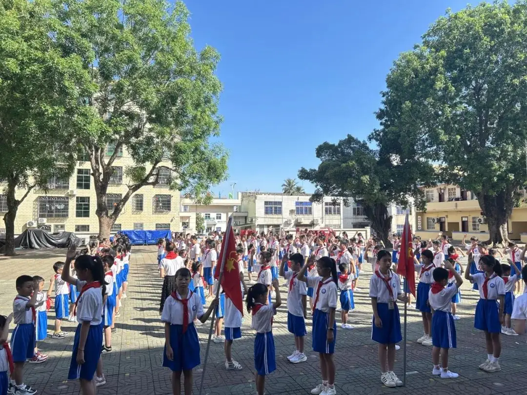 一场与小学的亲密对话——琼海市长坡镇中心幼儿园幼小衔接活动之参观小学 第41张 一场与小学的亲密对话——琼海市长坡镇中心幼儿园幼小衔接活动之参观小学 第41张