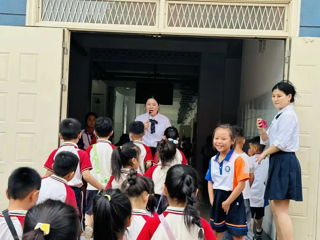 初探小学 礼遇成长——枣庄市第二十九中学附属幼儿园大班组参观小学活动 第15张 初探小学 礼遇成长——枣庄市第二十九中学附属幼儿园大班组参观小学活动 第15张