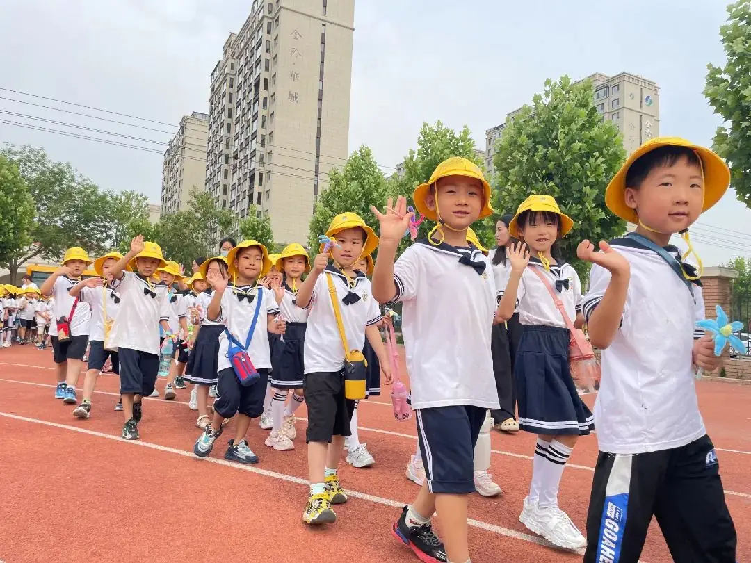 【无棣县实验幼儿园分园】走进小学,乐享成长——大班幼儿参观第四实验小学纪实 第17张 【无棣县实验幼儿园分园】走进小学,乐享成长——大班幼儿参观第四实验小学纪实 第17张