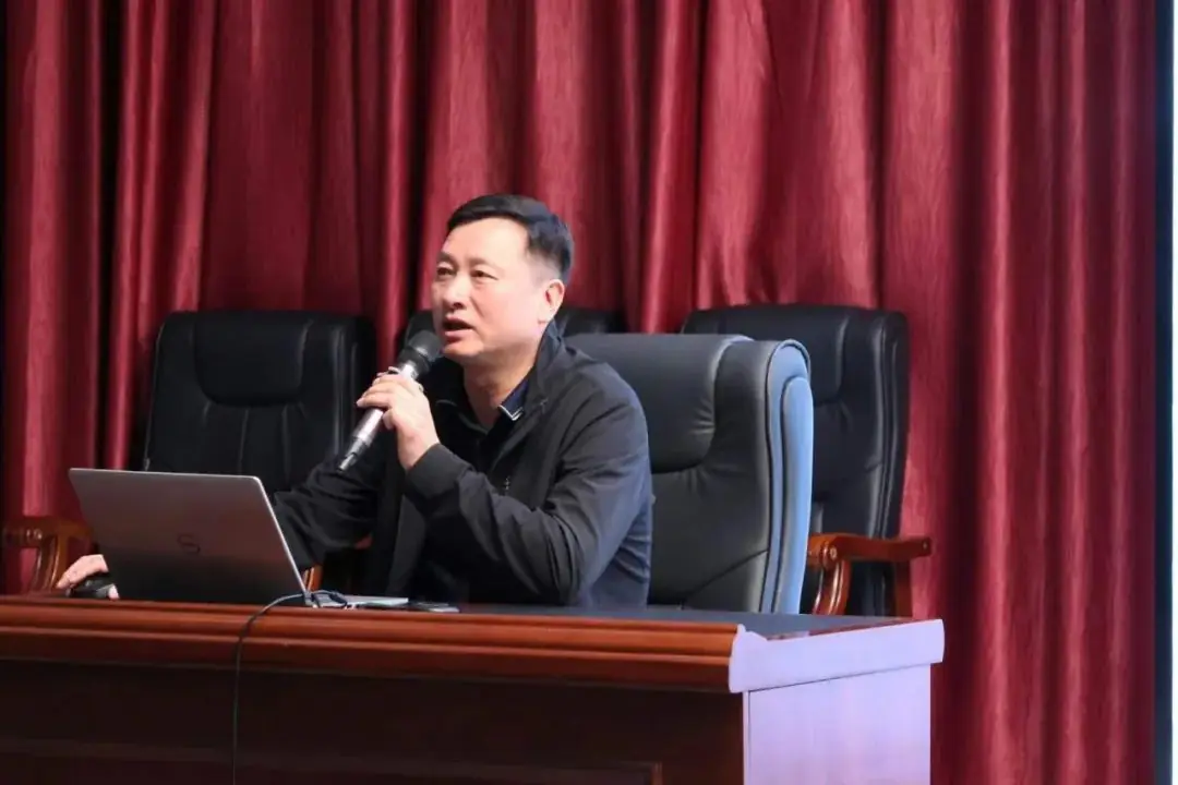 同心同向 决胜中考丨我校初复年级家长会 第5张 同心同向 决胜中考丨我校初复年级家长会 第5张