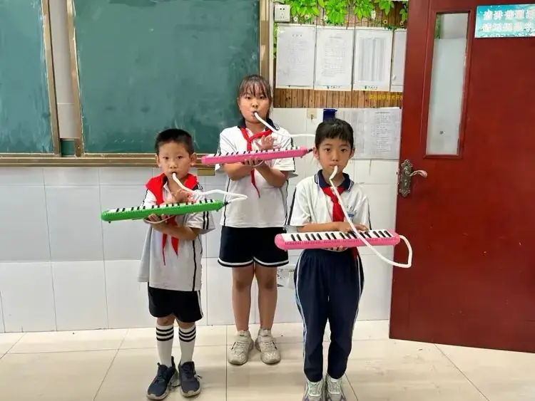 音符跳跃,琴声飞扬——中海小学二年级举办“音乐之星”评选活动 第4张 音符跳跃,琴声飞扬——中海小学二年级举办“音乐之星”评选活动 第4张