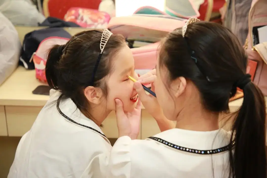 灯市口小学举行“逐光前行 扬帆远航”金帆合唱团二十周年专场音乐会暨灯市口小学建校160周年素质教育成果展示活动 第144张 灯市口小学举行“逐光前行 扬帆远航”金帆合唱团二十周年专场音乐会暨灯市口小学建校160周年素质教育成果展示活动 第144张