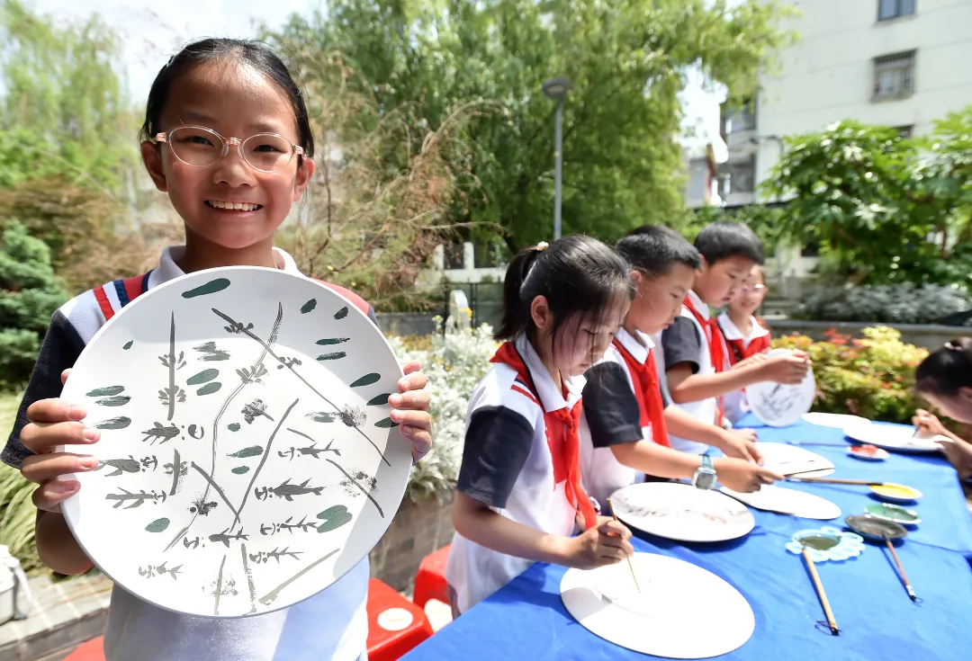 社校博爱1+1|育才小学志愿者参加旌忠寺社区“鱼戏碧水间,共护小秦淮”公益活动 第11张 社校博爱1+1|育才小学志愿者参加旌忠寺社区“鱼戏碧水间,共护小秦淮”公益活动 第11张