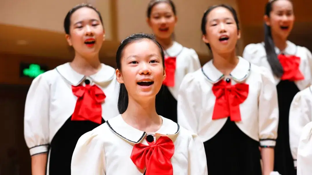 灯市口小学举行“逐光前行 扬帆远航”金帆合唱团二十周年专场音乐会暨灯市口小学建校160周年素质教育成果展示活动 第26张 灯市口小学举行“逐光前行 扬帆远航”金帆合唱团二十周年专场音乐会暨灯市口小学建校160周年素质教育成果展示活动 第26张