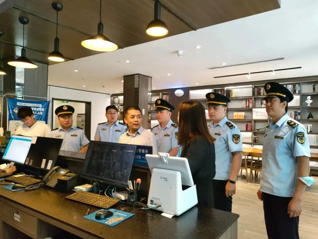 【护航高考】县市场监督管理局组织开展高考安全专项执法检查 第6张 【护航高考】县市场监督管理局组织开展高考安全专项执法检查 第6张