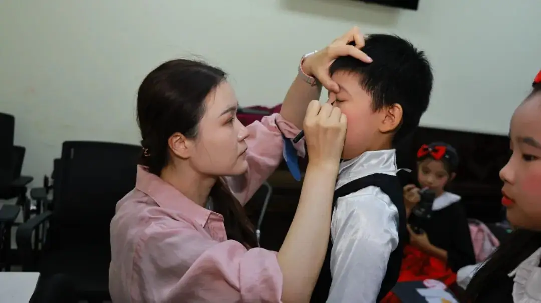 灯市口小学举行“逐光前行 扬帆远航”金帆合唱团二十周年专场音乐会暨灯市口小学建校160周年素质教育成果展示活动 第143张 灯市口小学举行“逐光前行 扬帆远航”金帆合唱团二十周年专场音乐会暨灯市口小学建校160周年素质教育成果展示活动 第143张