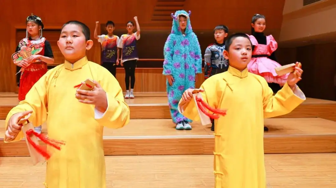 灯市口小学举行“逐光前行 扬帆远航”金帆合唱团二十周年专场音乐会暨灯市口小学建校160周年素质教育成果展示活动 第104张 灯市口小学举行“逐光前行 扬帆远航”金帆合唱团二十周年专场音乐会暨灯市口小学建校160周年素质教育成果展示活动 第104张