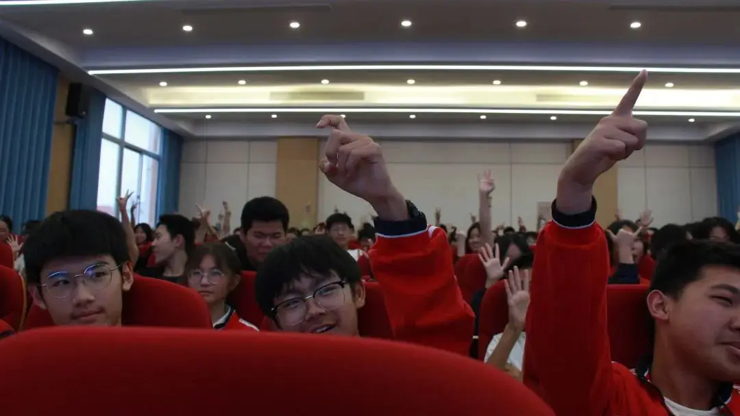 从容自信 笑迎中考 ——黄华实验学校九年级考前心理辅导讲座 第4张 从容自信 笑迎中考 ——黄华实验学校九年级考前心理辅导讲座 第4张