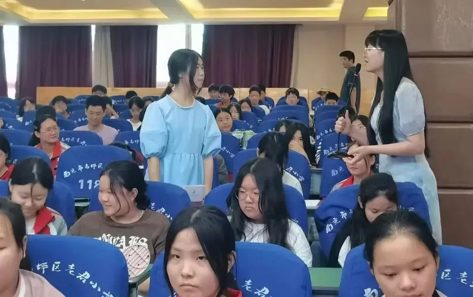 高坪中学老师赴老君小学开展心理健康专题讲座 第11张 高坪中学老师赴老君小学开展心理健康专题讲座 第11张