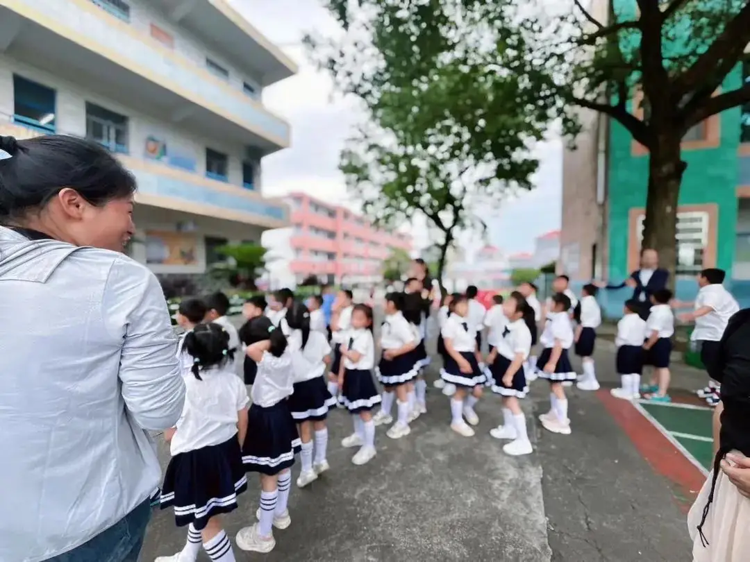 2024荣塘中心幼儿园“初探小学,'幼'见成长”大班幼小衔接活动 第31张 2024荣塘中心幼儿园“初探小学,'幼'见成长”大班幼小衔接活动 第31张