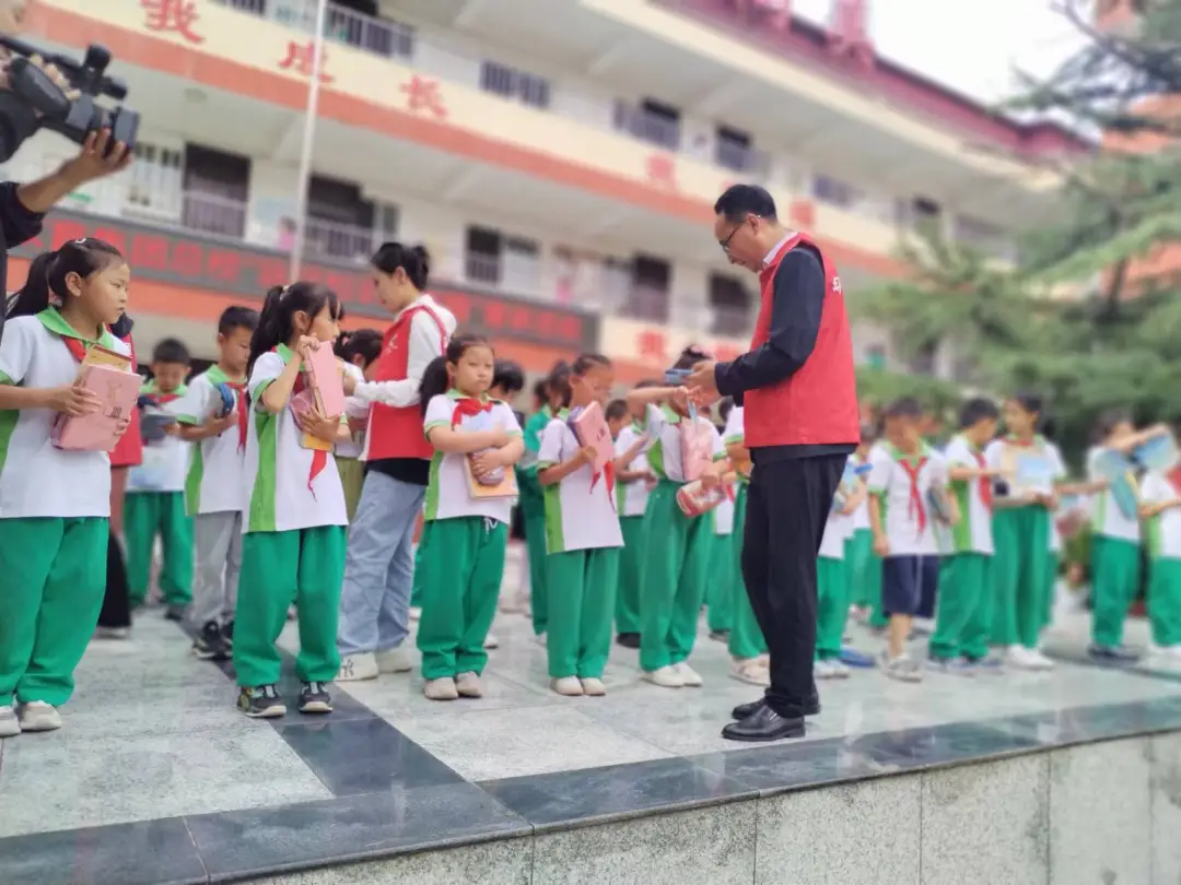 校园风采 | 桥山小学保护碧水蓝天 共建绿色家园——“环保知识进校园”宣讲活动 第5张 校园风采 | 桥山小学保护碧水蓝天 共建绿色家园——“环保知识进校园”宣讲活动 第5张