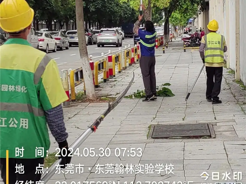 高考倒计时!城管护校员上岗,东莞城管人全力护航 第9张 高考倒计时!城管护校员上岗,东莞城管人全力护航 第9张
