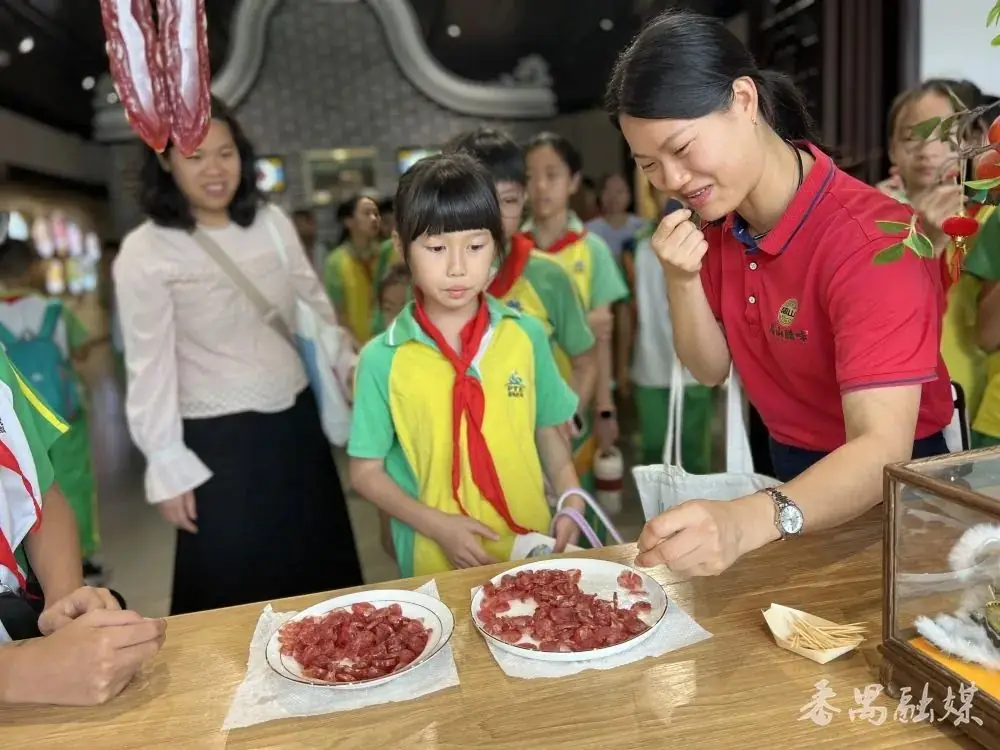近距离接触腊味制作过程 番禺区沙湾中心小学家委会引导学生认识非物质文化遗产 第2张 近距离接触腊味制作过程 番禺区沙湾中心小学家委会引导学生认识非物质文化遗产 第2张