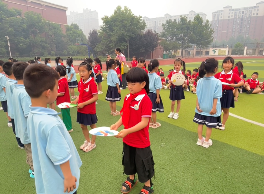 初识小学,快乐成长——项城市政和路幼儿园组织大班孩子参观政和路小学 第6张 初识小学,快乐成长——项城市政和路幼儿园组织大班孩子参观政和路小学 第6张