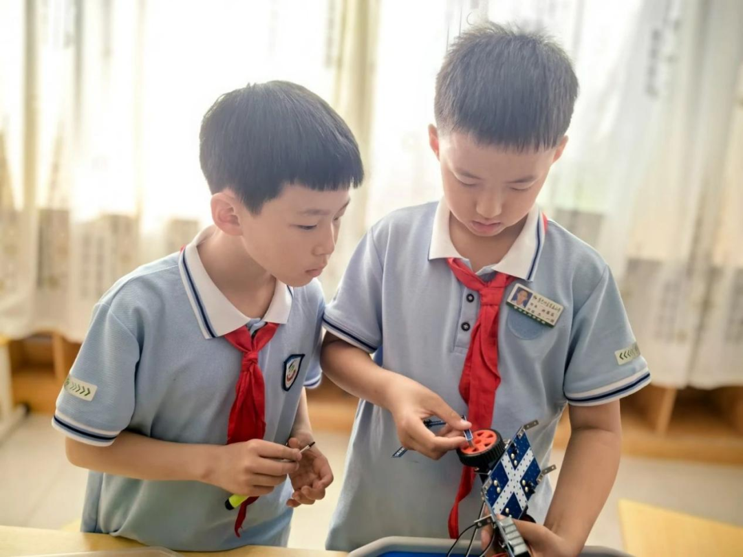 康巴什区第五小学开展机器人特色课程 第6张 康巴什区第五小学开展机器人特色课程 第6张