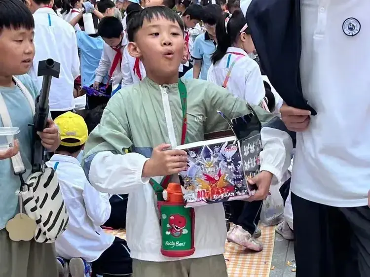 美丽童年 快乐成长——宝通街小学三年级二班六一活动纪实 第13张 美丽童年 快乐成长——宝通街小学三年级二班六一活动纪实 第13张