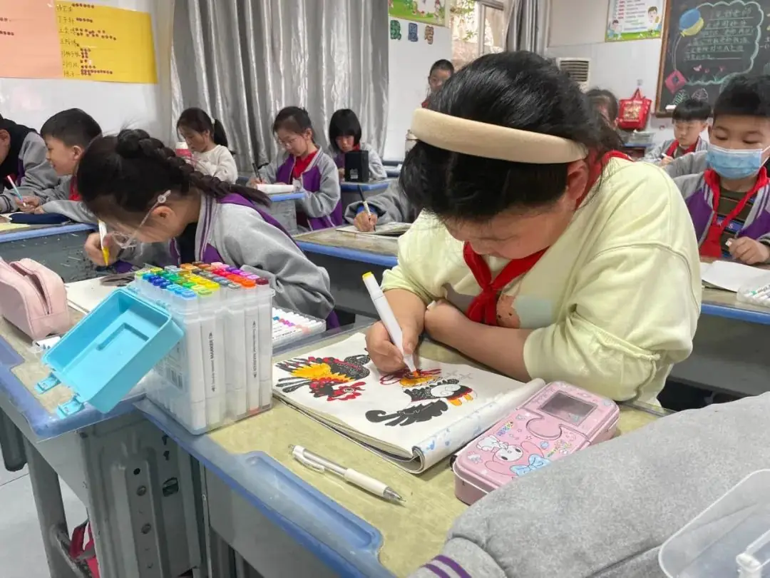 源汇区五一路小学美术社团期末成果展示汇报 第17张