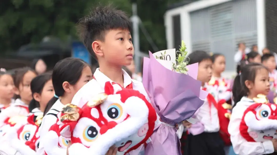 闪亮的日子 | 龙华中心小学“新百年 星教师”第八届班主任节 第5张 闪亮的日子 | 龙华中心小学“新百年 星教师”第八届班主任节 第5张