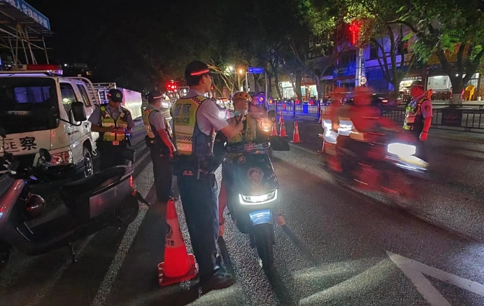 高考临近,五指山公安交警严查这些交通违法行为 第2张 高考临近,五指山公安交警严查这些交通违法行为 第2张