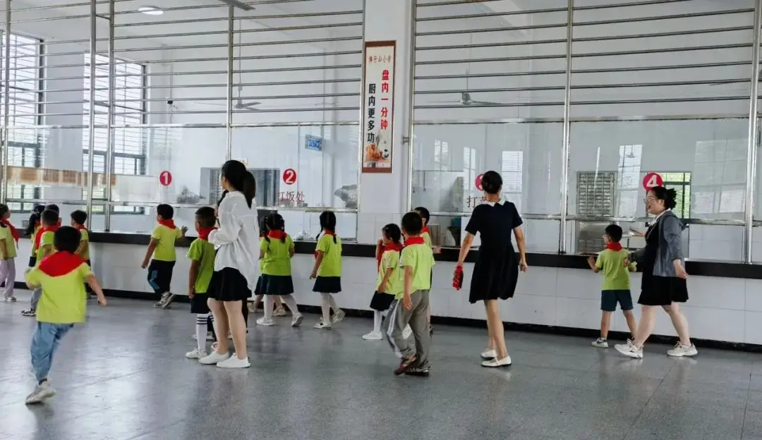 【走,参观小学去!】佛子山镇中心幼儿园大班级部参观小学活动 第61张 【走,参观小学去!】佛子山镇中心幼儿园大班级部参观小学活动 第61张