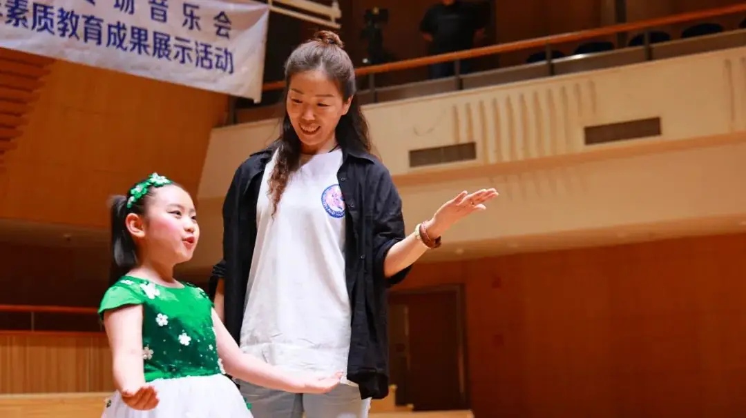 灯市口小学举行“逐光前行 扬帆远航”金帆合唱团二十周年专场音乐会暨灯市口小学建校160周年素质教育成果展示活动 第134张 灯市口小学举行“逐光前行 扬帆远航”金帆合唱团二十周年专场音乐会暨灯市口小学建校160周年素质教育成果展示活动 第134张