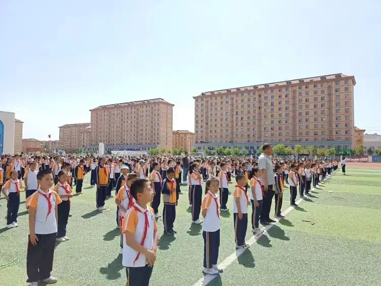 端午情浓  粽子寄思——锡林浩特市第十二小学端午节主题升旗仪式 第13张