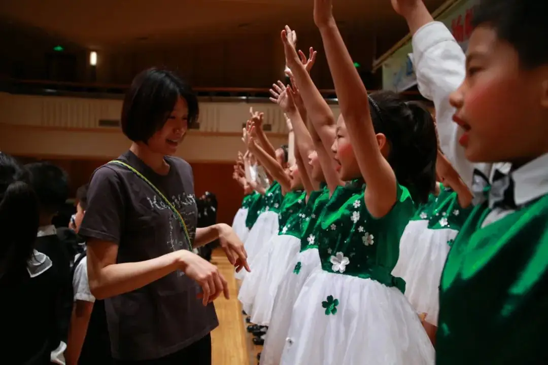 灯市口小学举行“逐光前行 扬帆远航”金帆合唱团二十周年专场音乐会暨灯市口小学建校160周年素质教育成果展示活动 第128张 灯市口小学举行“逐光前行 扬帆远航”金帆合唱团二十周年专场音乐会暨灯市口小学建校160周年素质教育成果展示活动 第128张