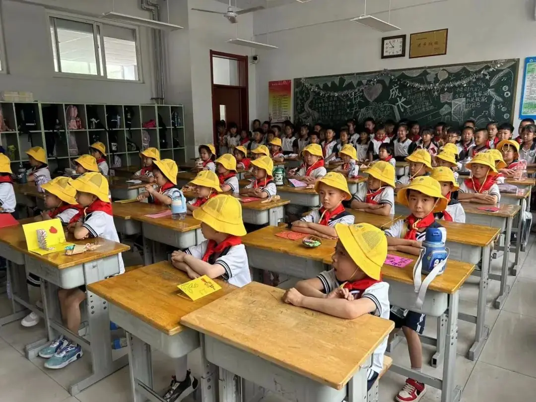 【无棣县实验幼儿园分园】走进小学,乐享成长——大班幼儿参观第四实验小学纪实 第35张 【无棣县实验幼儿园分园】走进小学,乐享成长——大班幼儿参观第四实验小学纪实 第35张