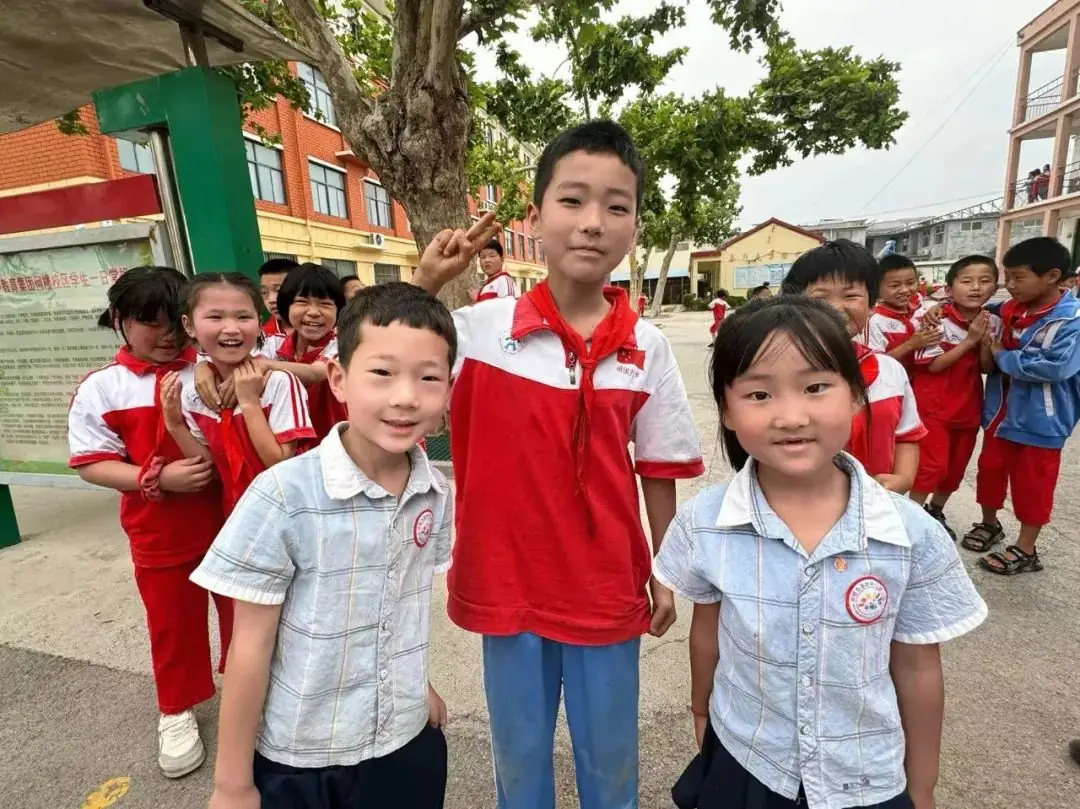 【初探小学 礼遇成长】何楼办事处中心幼儿园大班小朋友参观小学活动 第44张 【初探小学 礼遇成长】何楼办事处中心幼儿园大班小朋友参观小学活动 第44张