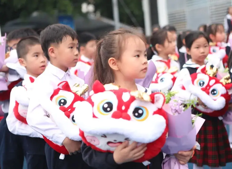 闪亮的日子 | 龙华中心小学“新百年 星教师”第八届班主任节 第6张 闪亮的日子 | 龙华中心小学“新百年 星教师”第八届班主任节 第6张