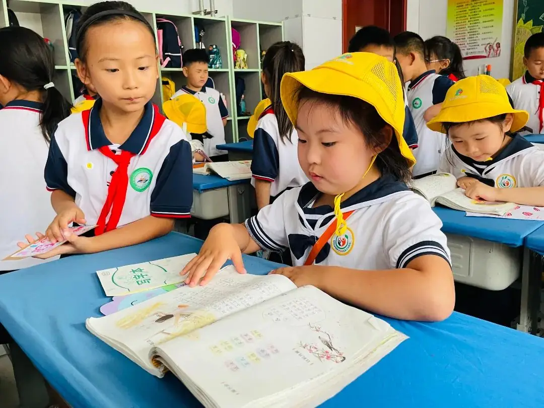 【无棣县实验幼儿园分园】走进小学,乐享成长——大班幼儿参观第四实验小学纪实 第41张 【无棣县实验幼儿园分园】走进小学,乐享成长——大班幼儿参观第四实验小学纪实 第41张