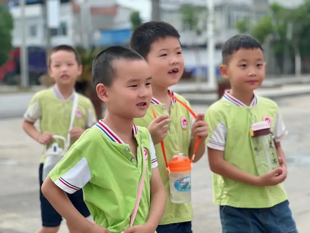 【走,参观小学去!】佛子山镇中心幼儿园大班级部参观小学活动 第10张 【走,参观小学去!】佛子山镇中心幼儿园大班级部参观小学活动 第10张