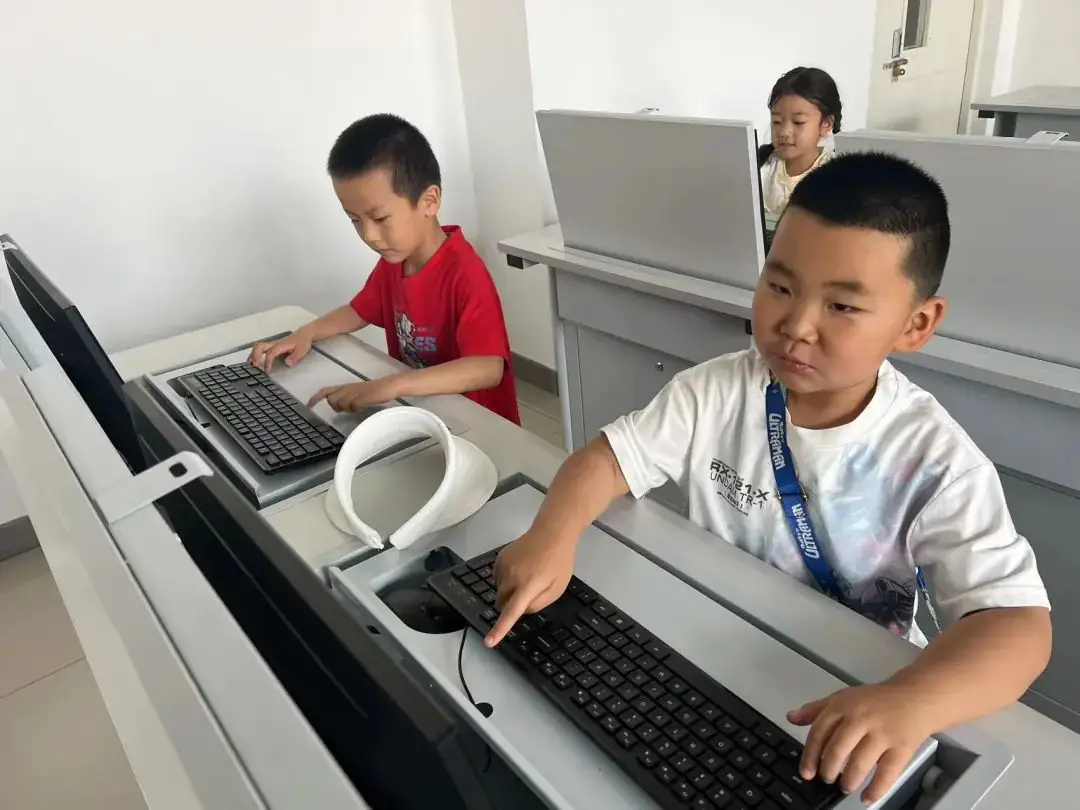 【学前教育宣传月】走进小学初体验 助力衔接促成长——乌拉特中旗第三幼儿园“幼小衔接”活动 走进第三小学 第12张