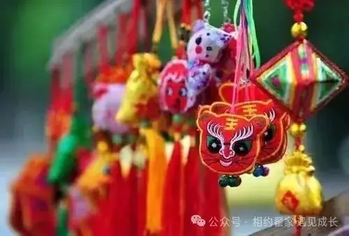 【翟家中心小学·党建+家训】浓情端午,诗韵飘香——曹家小学开展进宁民社区劳动实践活动 第3张 【翟家中心小学·党建+家训】浓情端午,诗韵飘香——曹家小学开展进宁民社区劳动实践活动 第3张