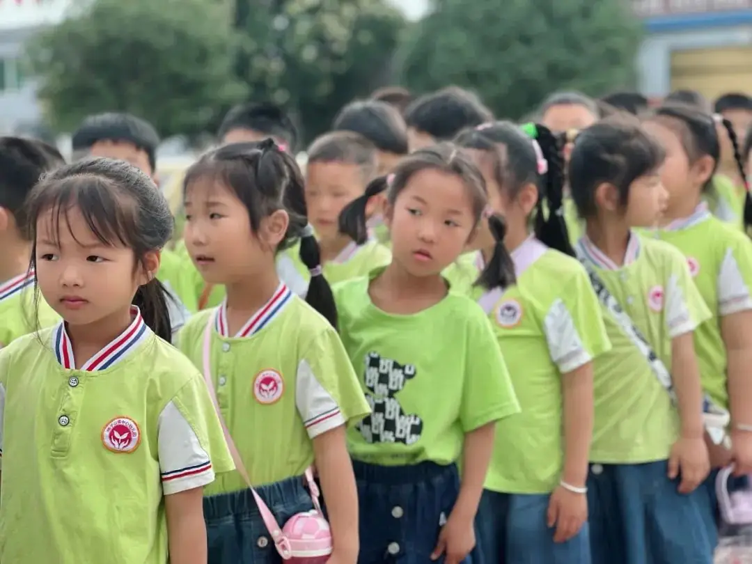 【走,参观小学去!】佛子山镇中心幼儿园大班级部参观小学活动 第14张 【走,参观小学去!】佛子山镇中心幼儿园大班级部参观小学活动 第14张