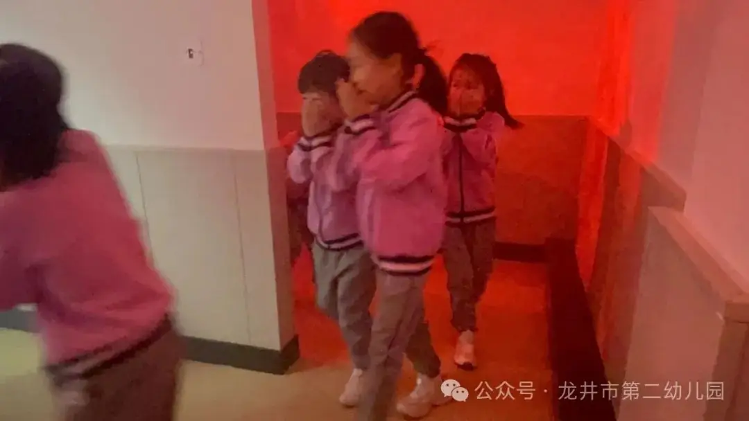 【幼儿活动】“趣”探小学,“幼”见成长——龙井市第二幼儿园携手龙井市东山实验小学开展参观小学活动 第56张 【幼儿活动】“趣”探小学,“幼”见成长——龙井市第二幼儿园携手龙井市东山实验小学开展参观小学活动 第56张