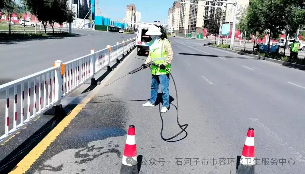 城管局环卫服务中心助力高考 为考生打造洁净考场环境 第1张 城管局环卫服务中心助力高考 为考生打造洁净考场环境 第1张