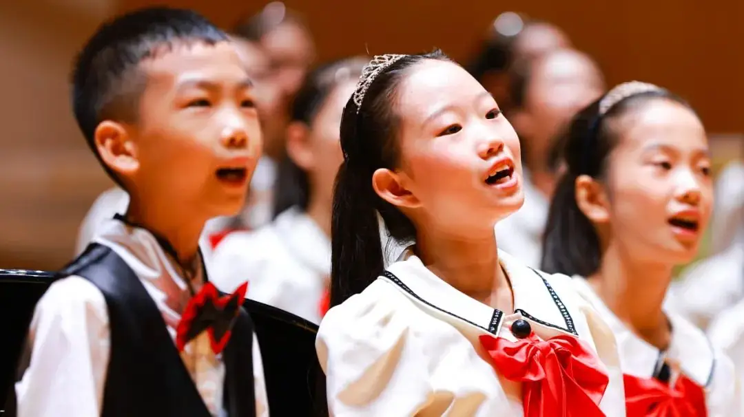 灯市口小学举行“逐光前行 扬帆远航”金帆合唱团二十周年专场音乐会暨灯市口小学建校160周年素质教育成果展示活动 第21张 灯市口小学举行“逐光前行 扬帆远航”金帆合唱团二十周年专场音乐会暨灯市口小学建校160周年素质教育成果展示活动 第21张
