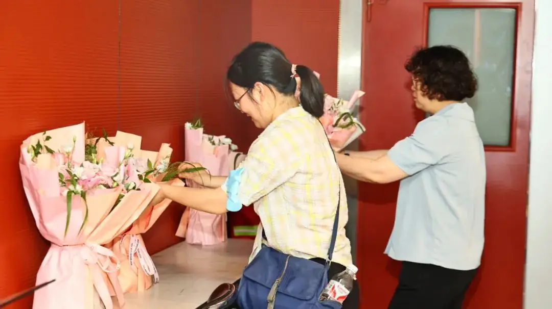 灯市口小学举行“逐光前行 扬帆远航”金帆合唱团二十周年专场音乐会暨灯市口小学建校160周年素质教育成果展示活动 第135张 灯市口小学举行“逐光前行 扬帆远航”金帆合唱团二十周年专场音乐会暨灯市口小学建校160周年素质教育成果展示活动 第135张