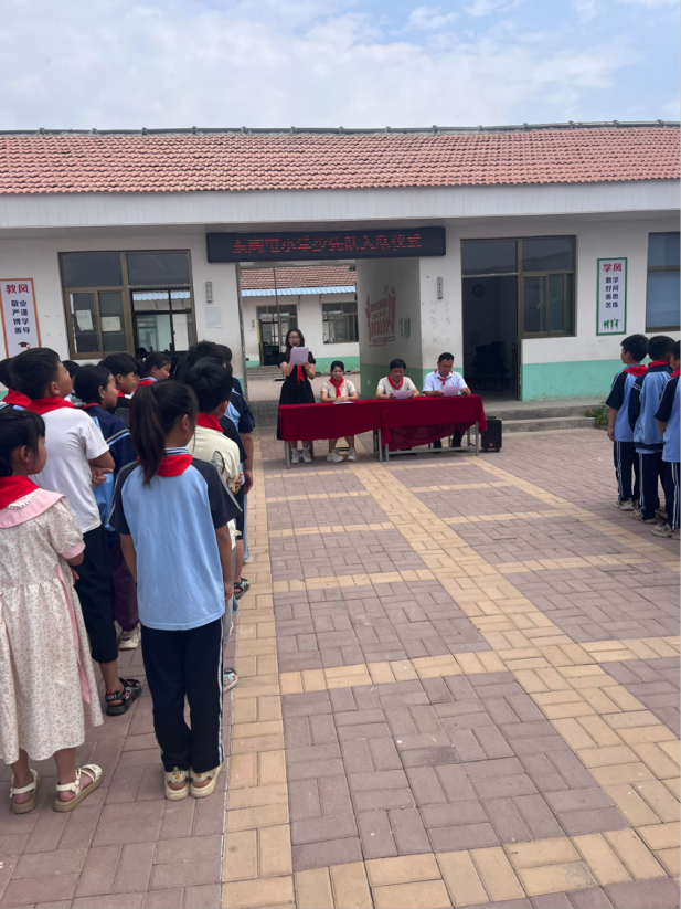 临清新华联校东陶屯小学隆重举行“红领巾爱祖国”新队员入队仪式 第3张 临清新华联校东陶屯小学隆重举行“红领巾爱祖国”新队员入队仪式 第3张
