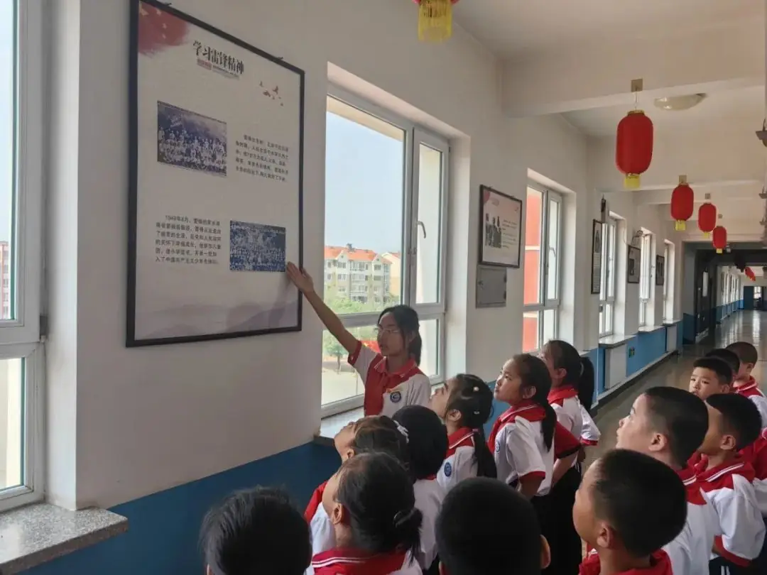 与雷锋同行 让梦想飞扬--凌海市雷锋小学少先队入队仪式 第36张 与雷锋同行 让梦想飞扬--凌海市雷锋小学少先队入队仪式 第36张