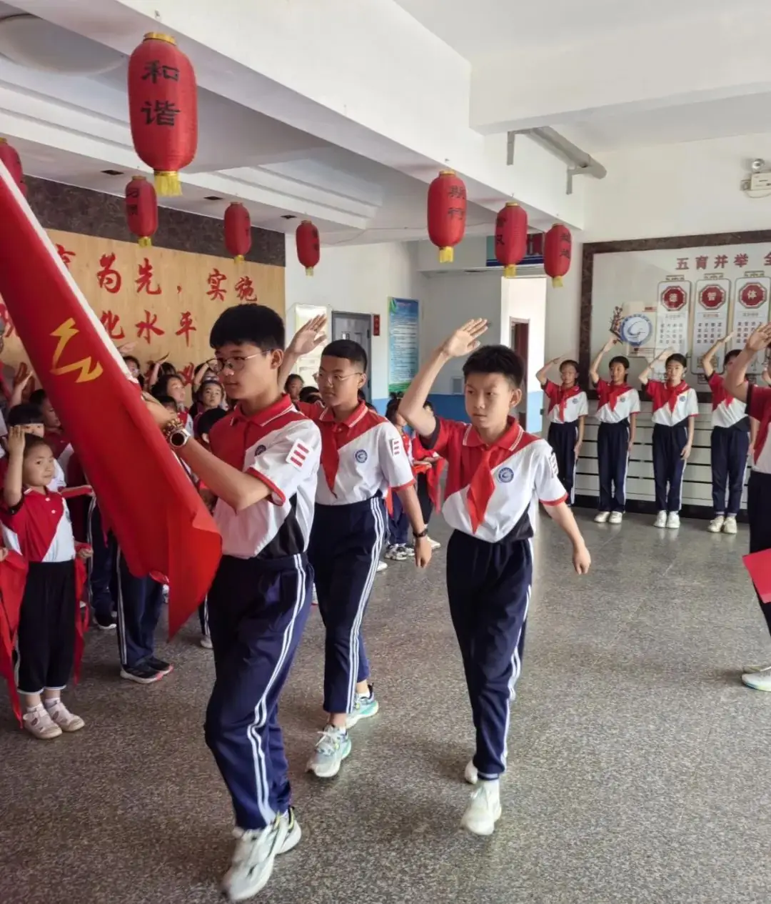 与雷锋同行 让梦想飞扬--凌海市雷锋小学少先队入队仪式 第10张 与雷锋同行 让梦想飞扬--凌海市雷锋小学少先队入队仪式 第10张