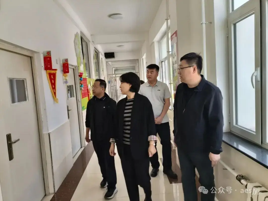 市委副书记、政法委书记王天凤到高考考点调研检查考前准备工作 第1张 市委副书记、政法委书记王天凤到高考考点调研检查考前准备工作 第1张
