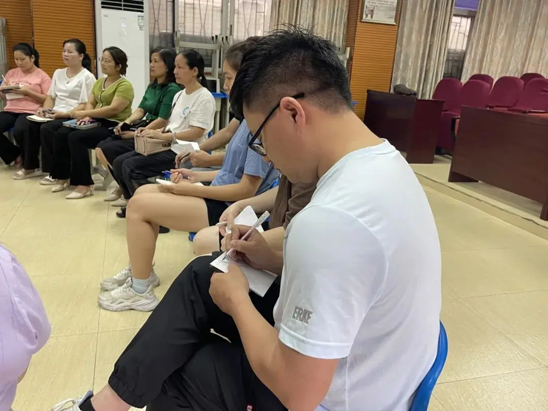 学会倾听 静待花开——虎门镇龙眼小学家庭教育倾诉沙龙活动 第11张 学会倾听 静待花开——虎门镇龙眼小学家庭教育倾诉沙龙活动 第11张
