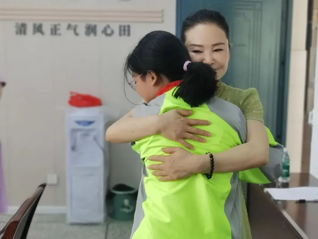 《翼嘉国际集团杨涛董事长为德阳涪江路小学送上六一祝福》-第3张图片-四季读书网 《翼嘉国际集团杨涛董事长为德阳涪江路小学送上六一祝福》-第3张图片-四季读书网