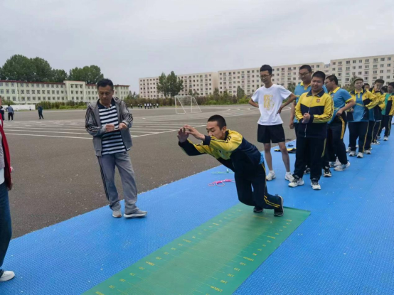 【深化能力作风建设】模拟测试 备战中考---第二十五中学初三年级开展2024年中考体育模拟测试 第8张