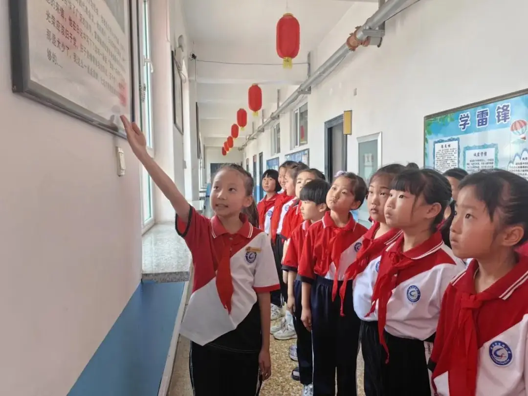 与雷锋同行 让梦想飞扬--凌海市雷锋小学少先队入队仪式 第31张 与雷锋同行 让梦想飞扬--凌海市雷锋小学少先队入队仪式 第31张